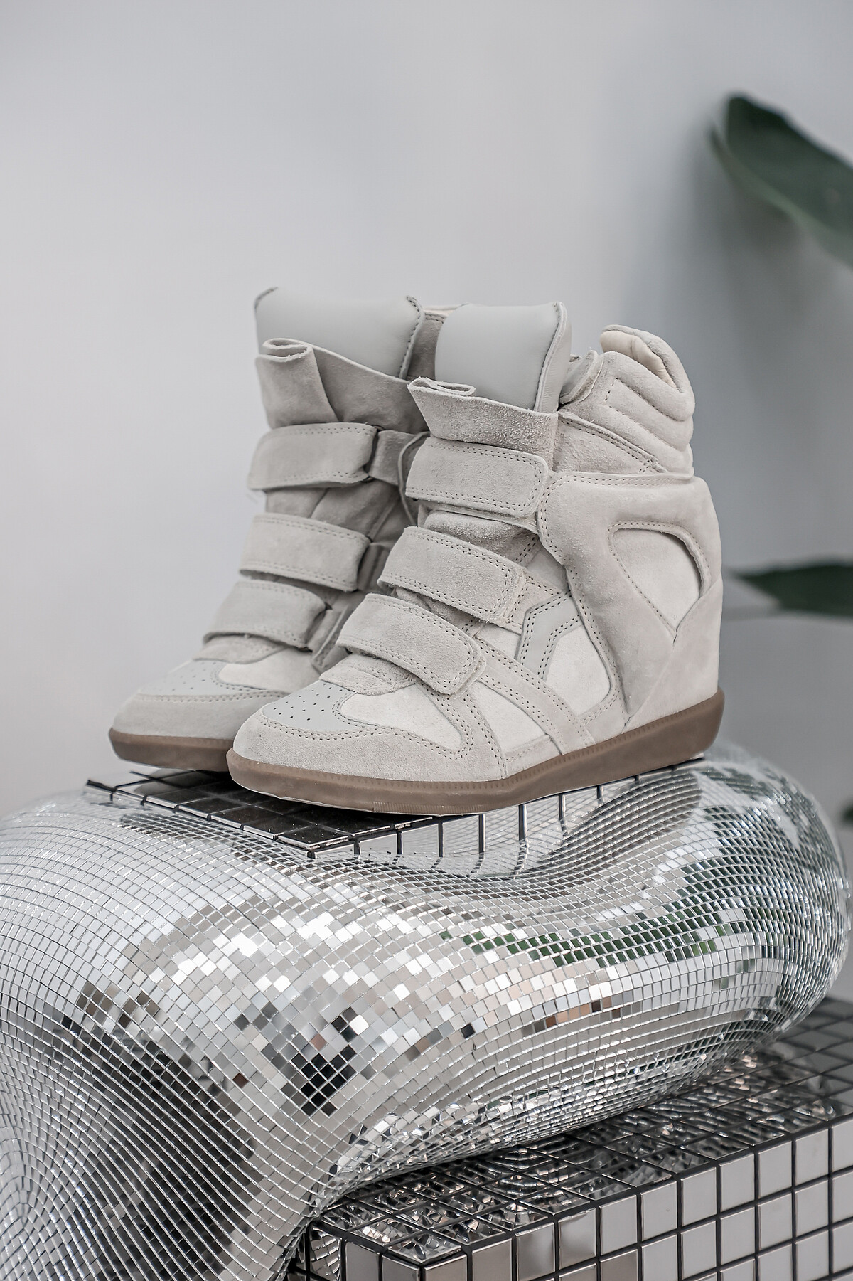 Isabel Marant BEKETT內增高米色球鞋，NT$28,300。