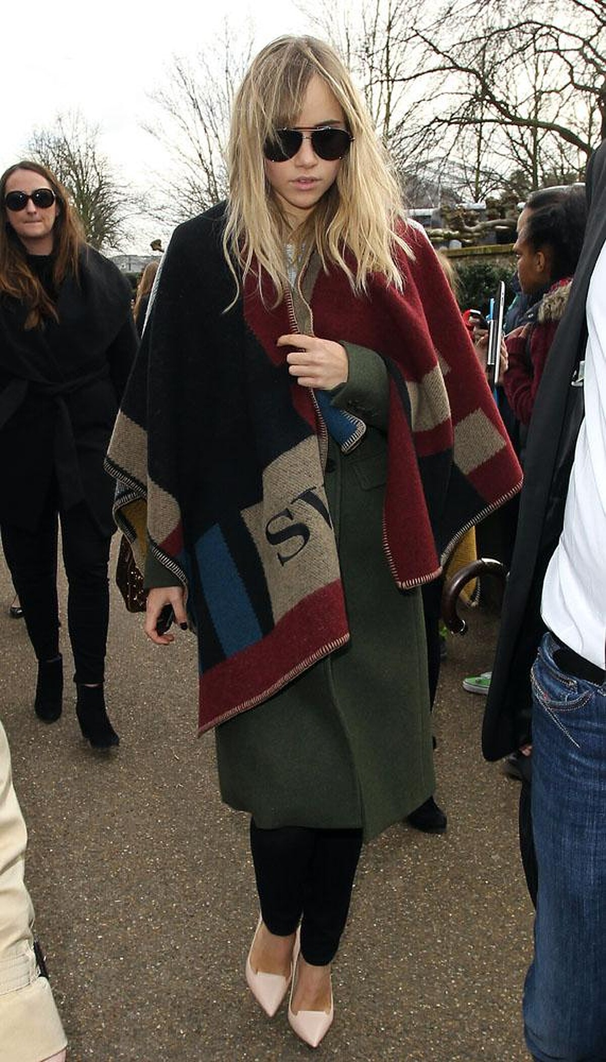 Suki Waterhouse wearing Burberry Monogram 