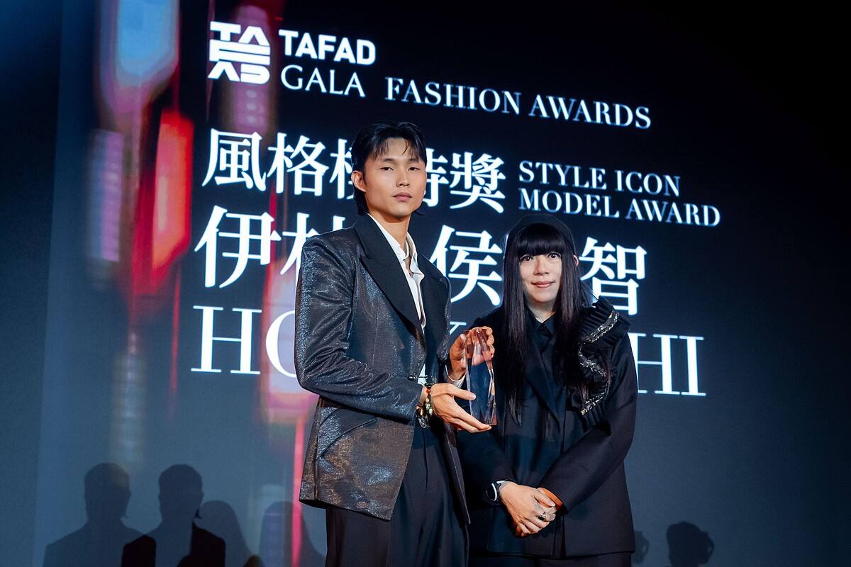 備受矚目的新生代模特兒代表伊林名模侯凱智以清晰的造型輪廓、獨特的氣質與專業鏡頭感,迅速從新秀中嶄露頭角,獲得2025 TAFAD FASHION AWARD 風格模特獎肯定。
