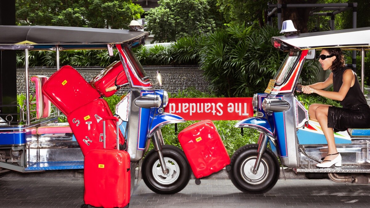 CRASH BAGGAGE × The Standard 聖誕聯名行李箱上市：義大利凹痕搭配潮流酒店，用「不完美哲學」重新定義旅行風格