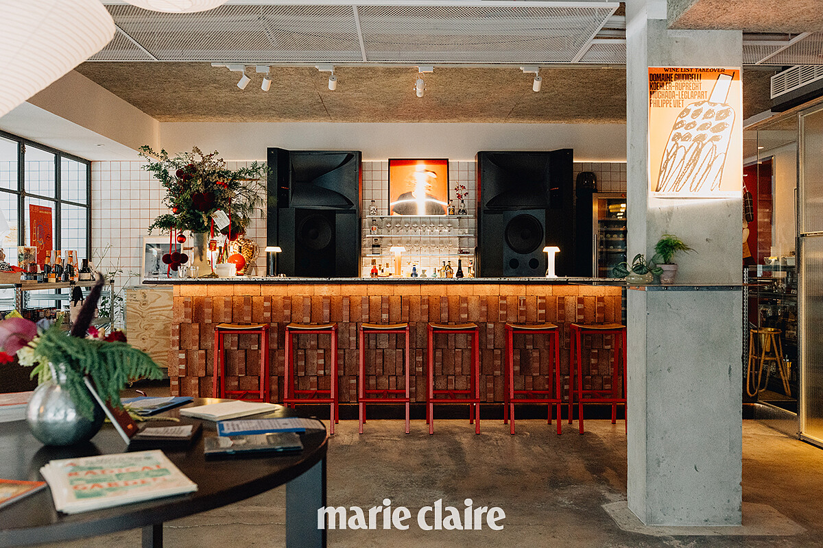 「音樂」是廟東的靈魂所在，所以醒目的 JBL Everest DD55000 喇叭幾乎是整個空間的視覺重心。