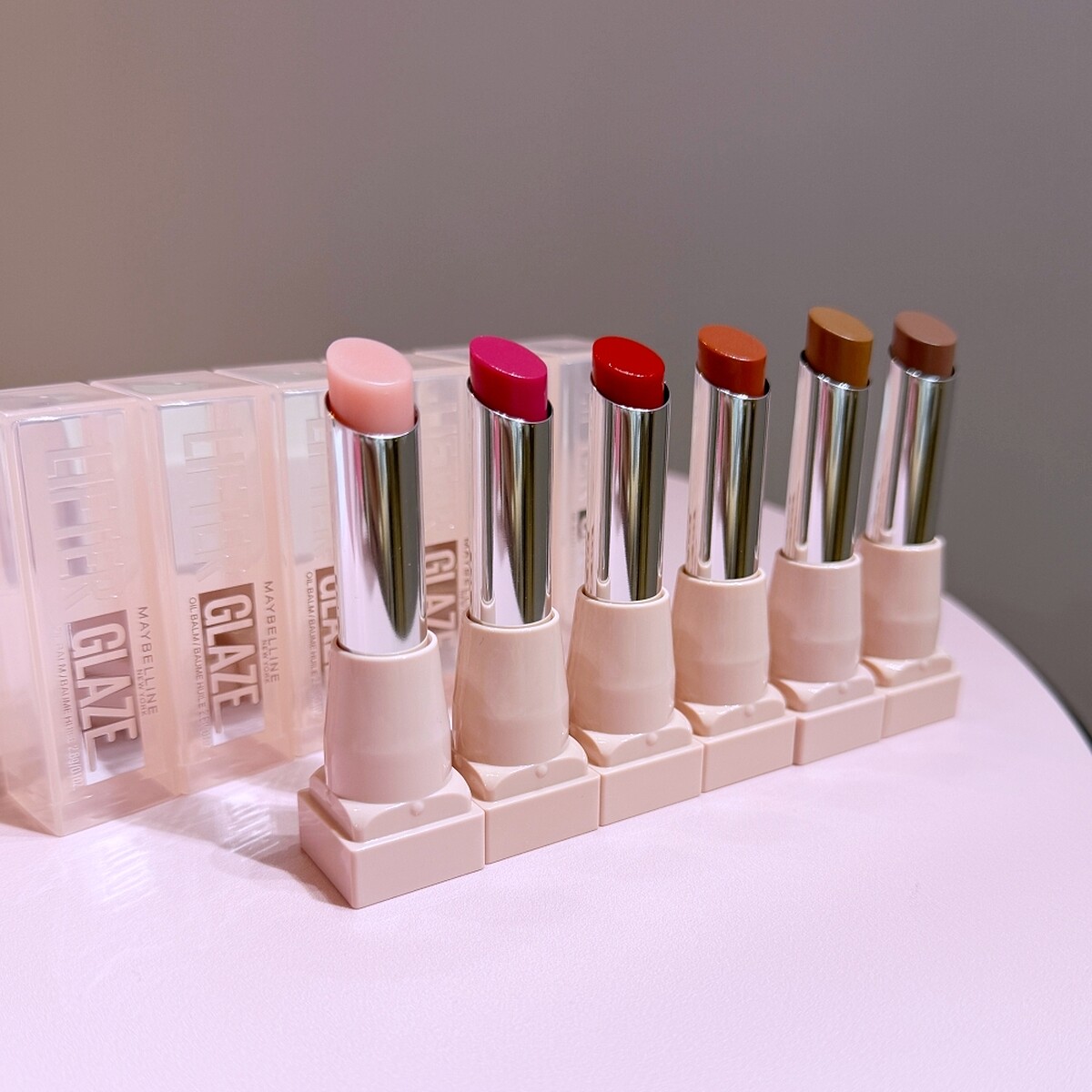 媚比琳水嘟嘟蜜光潤唇膏一共推出6色。