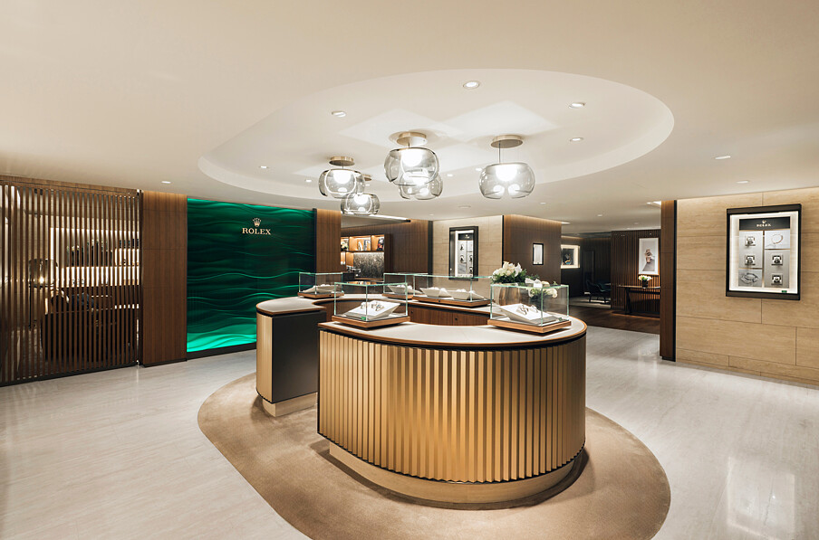 12月初，勞力士與中美鐘錶合作，選址麗晶精品開設勞力士全新形象概念店。