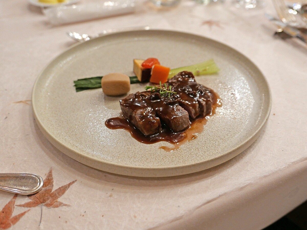 菜色依照季節打造。