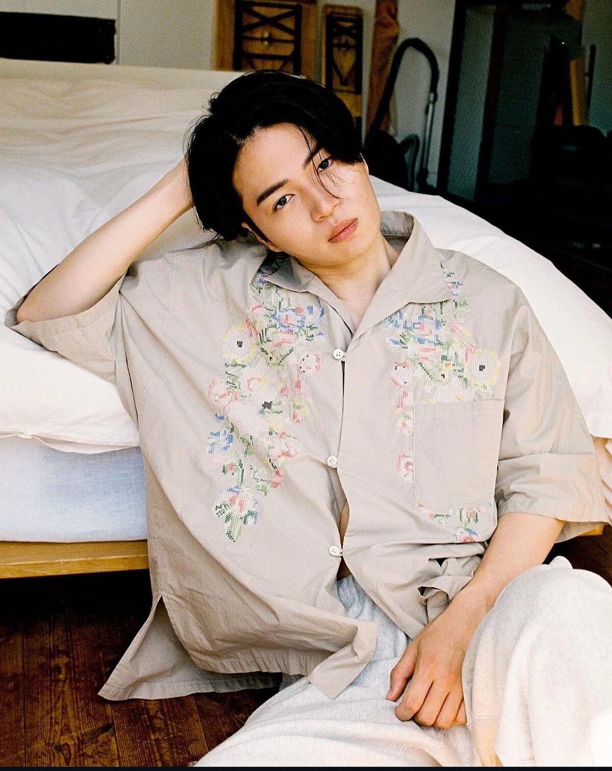 菊池風磨因為多年前在整人節目中全裸演出,開創自己的特色。