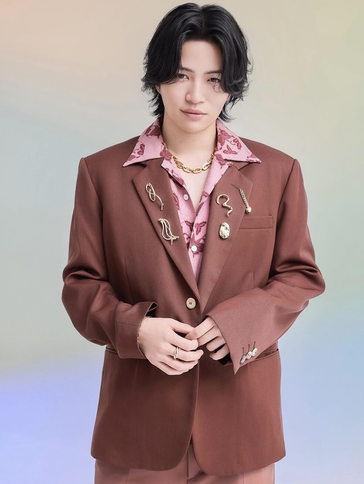 菊池風磨2025年人氣水漲船高,也受到不少網友批評,自嘲是炎上體質。