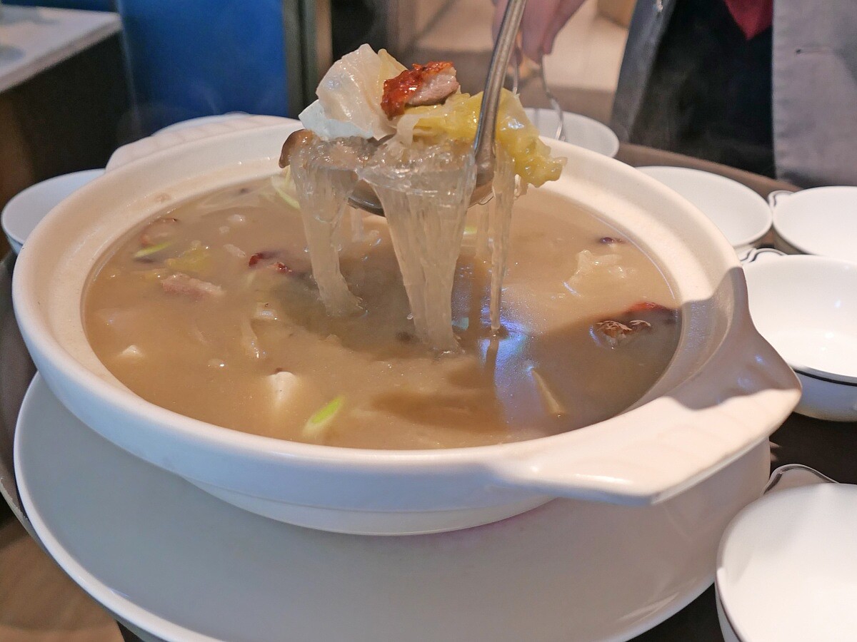 酸蘿蔔湯看似清淡,風味卻相當濃郁。