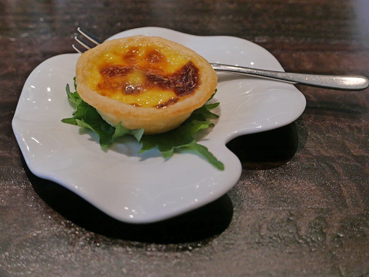 「黑糖蛋塔」有溫暖家常的甜美滋味。