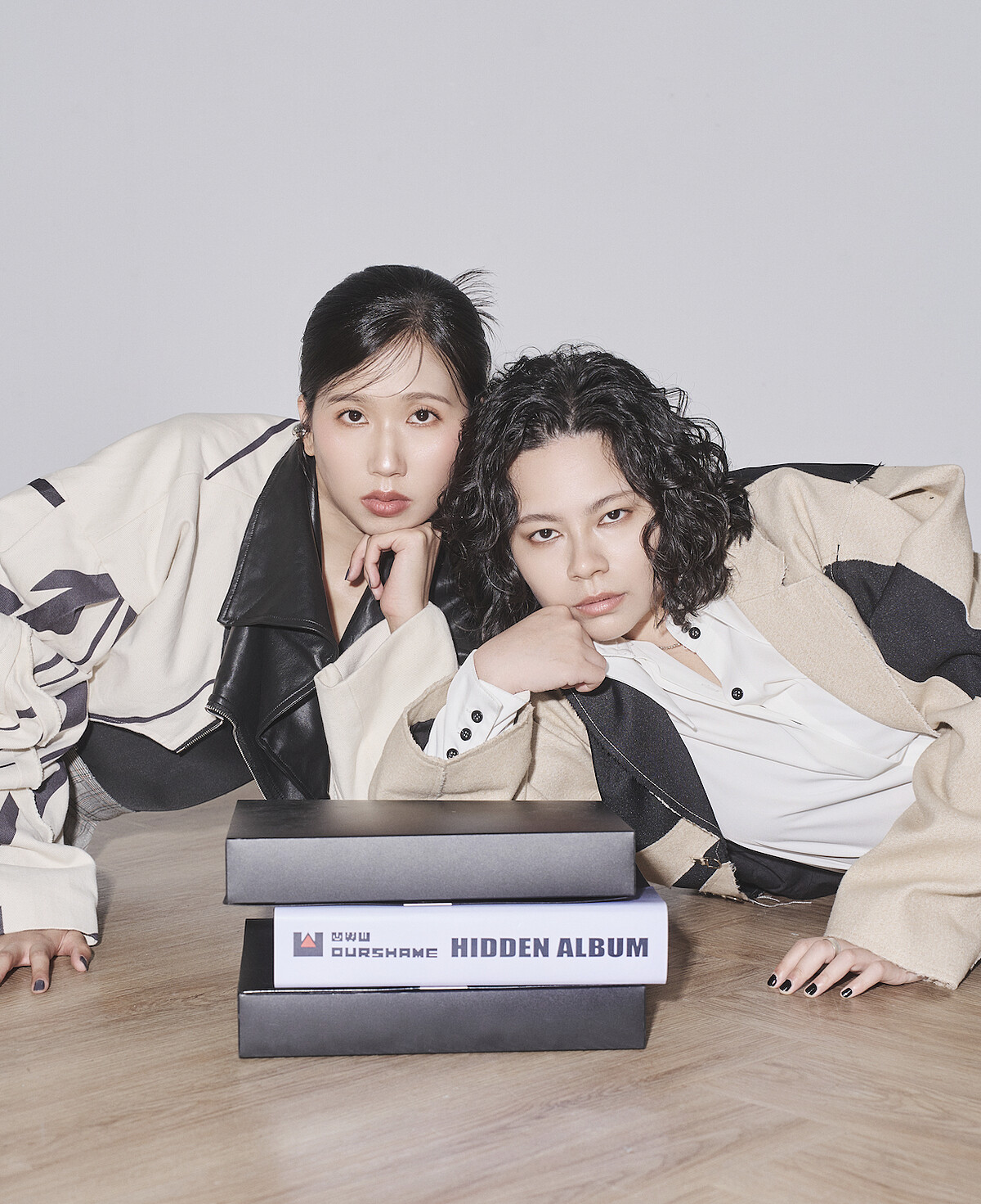 凹與山的第二張專輯《Hidden Album》以隱藏相簿為靈感,探討著觀看與隱私的界線。