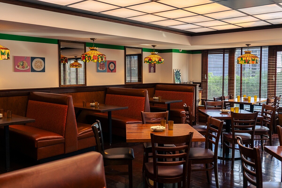 「民生早午餐」在九〇年代，是罕見的高空餐廳所在地。