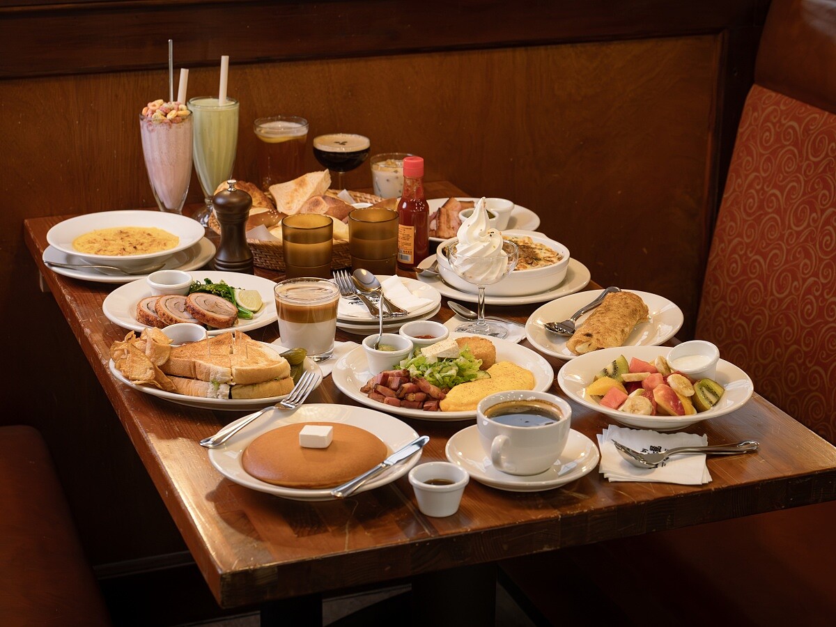 「民生早午餐」遵循「Naked But Good」的精神，強調呈現食材最扎實的原味，把每道熟悉的菜色做得精準到位。