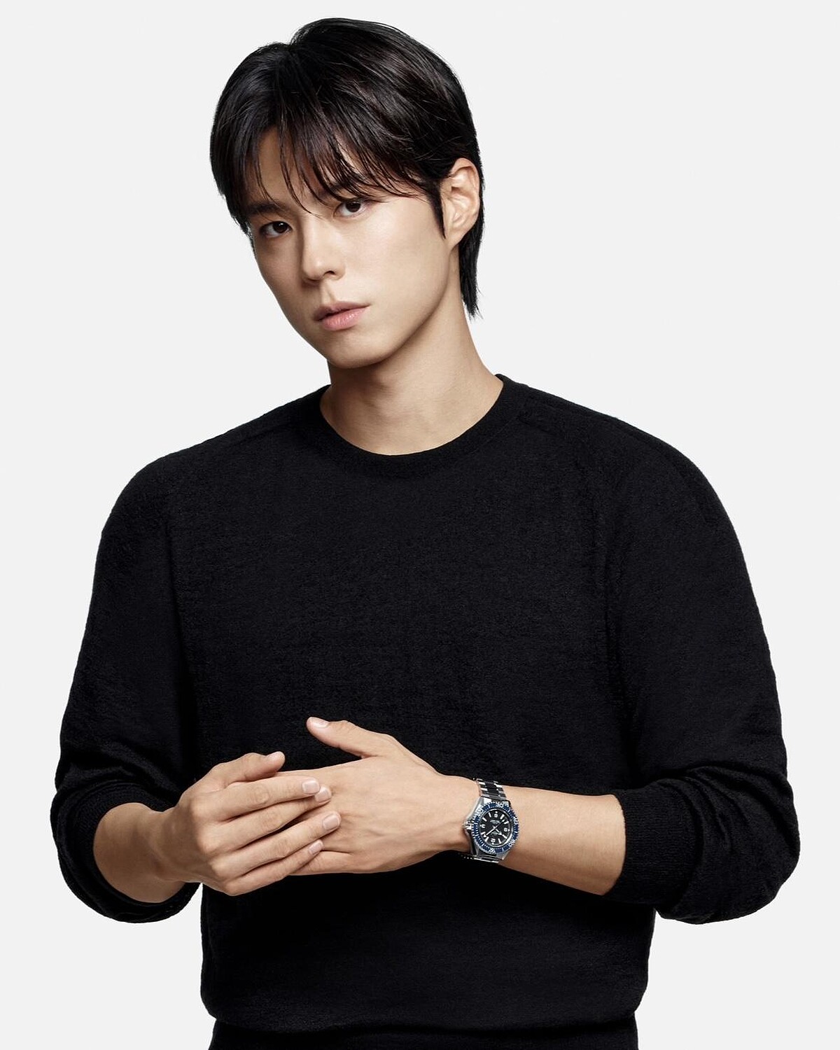 朴寶劍穿搭示範OMEGA海馬腕錶2025新款