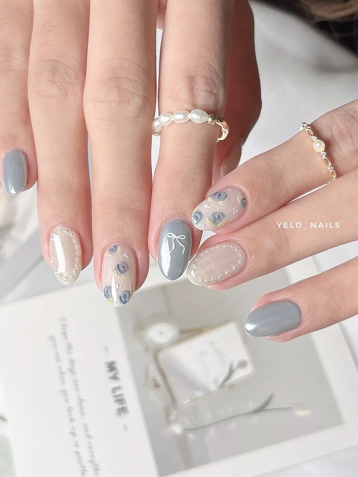 復古感珍珠項鍊美甲範本(Photo/小紅書@Yelo_Nails)。