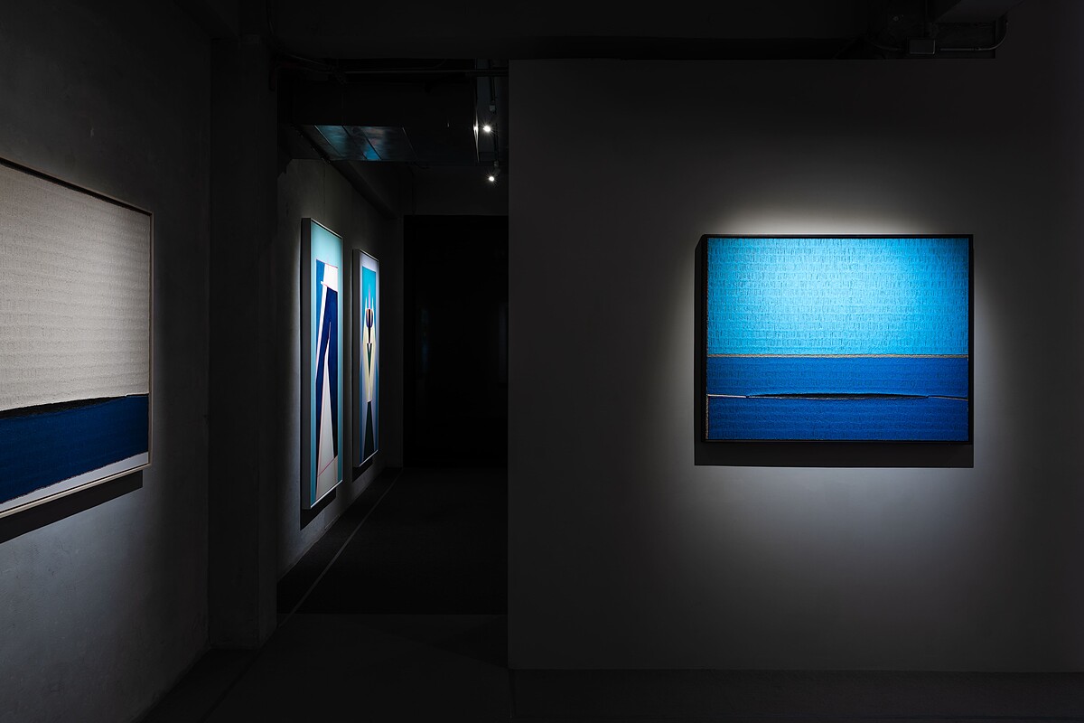 權純益在金馬賓館當代美術館與華人幾何抽象藝術先鋒霍剛共同展出「吟遊時空」 © ALIEN Art Centre