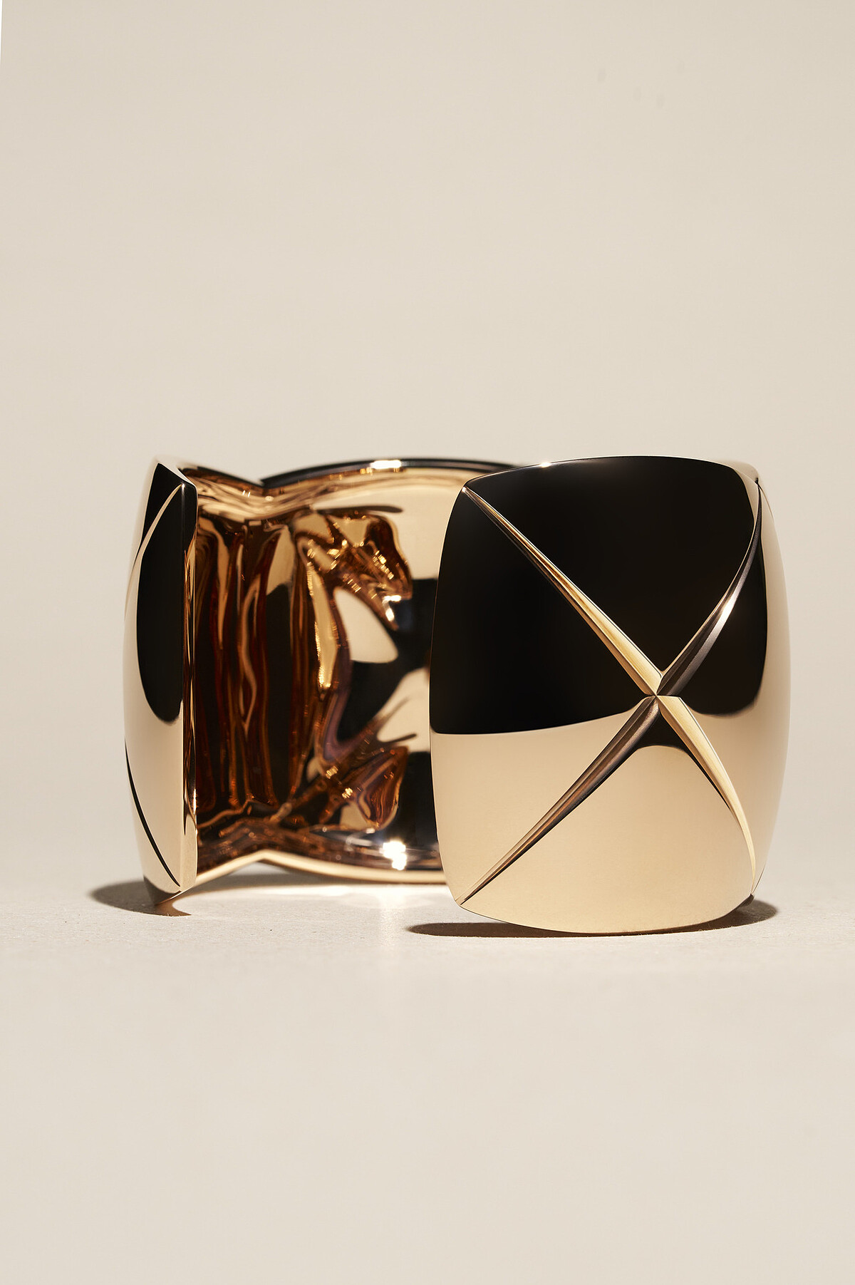 COCO CRUSH銬式手環_18K BEIGE米色金《美麗佳人》獨家）