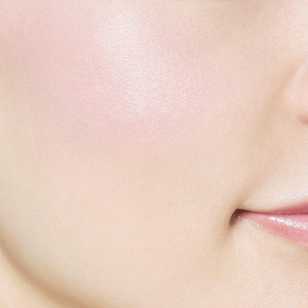 PAUL & JOE 巴黎時尚糖果腮紅餅 #04玫瑰奶霜，NT600（不含盒）