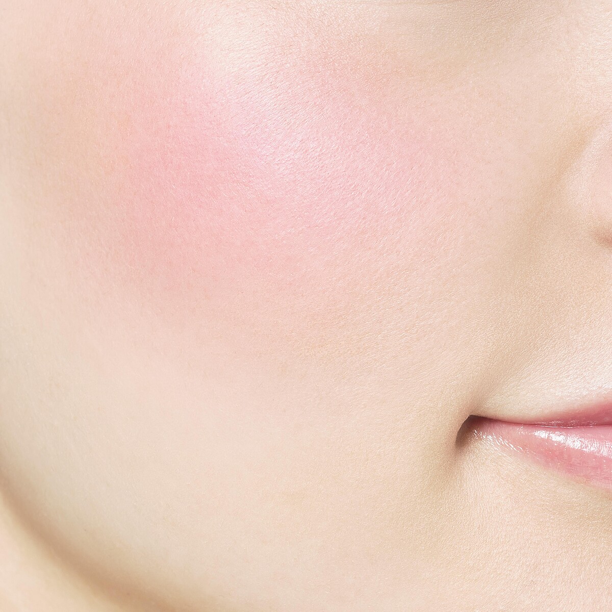 PAUL & JOE 巴黎時尚糖果腮紅餅 #05覆盆莓軟糖，NT600（不含盒）