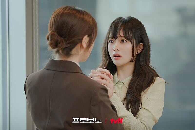 《公益律師》飾演大明星Elijah的鄭知蘇 曾出演《黑暗榮耀》飽受欺凌的少女文同珢