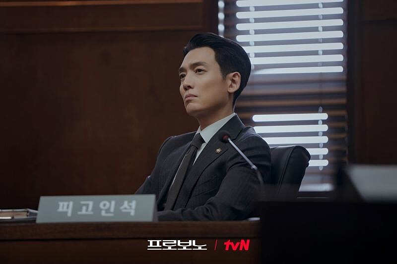 《公益律師》鄭敬淏變被告