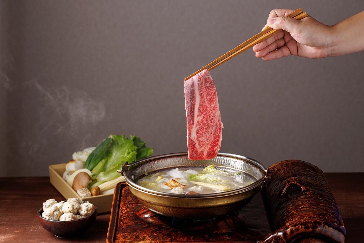 以及最受台灣人喜愛的鍋物料理「水炊鍋」。