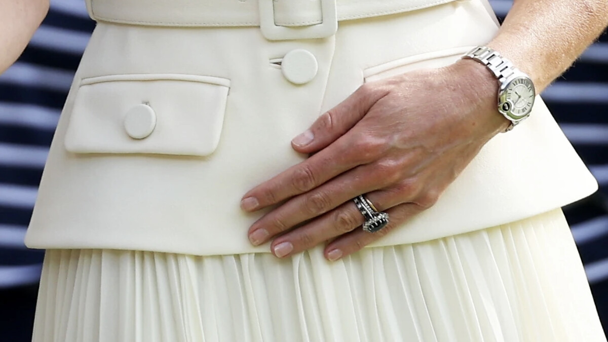 凱特王妃在溫布頓期間以四款戒指疊戴的造型巧思優雅現身
