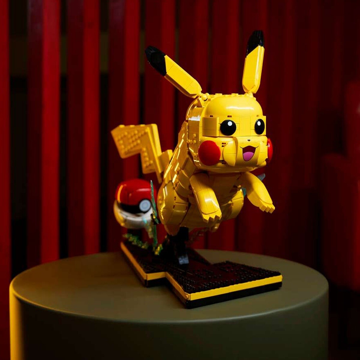 LEGO X Pok&eacute;mon聯名系列：皮卡丘與精靈球（#72152）