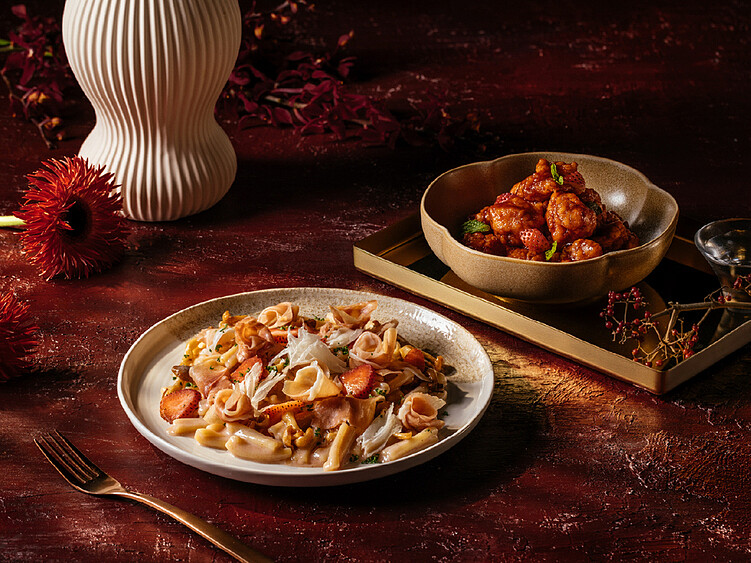 炙境：「草莓松露火腿牛肝菌麻花捲麵」以松露奶香與草莓微酸交織，打造濃厚而優雅的義式風味。圖／煙波國際觀光集團提供