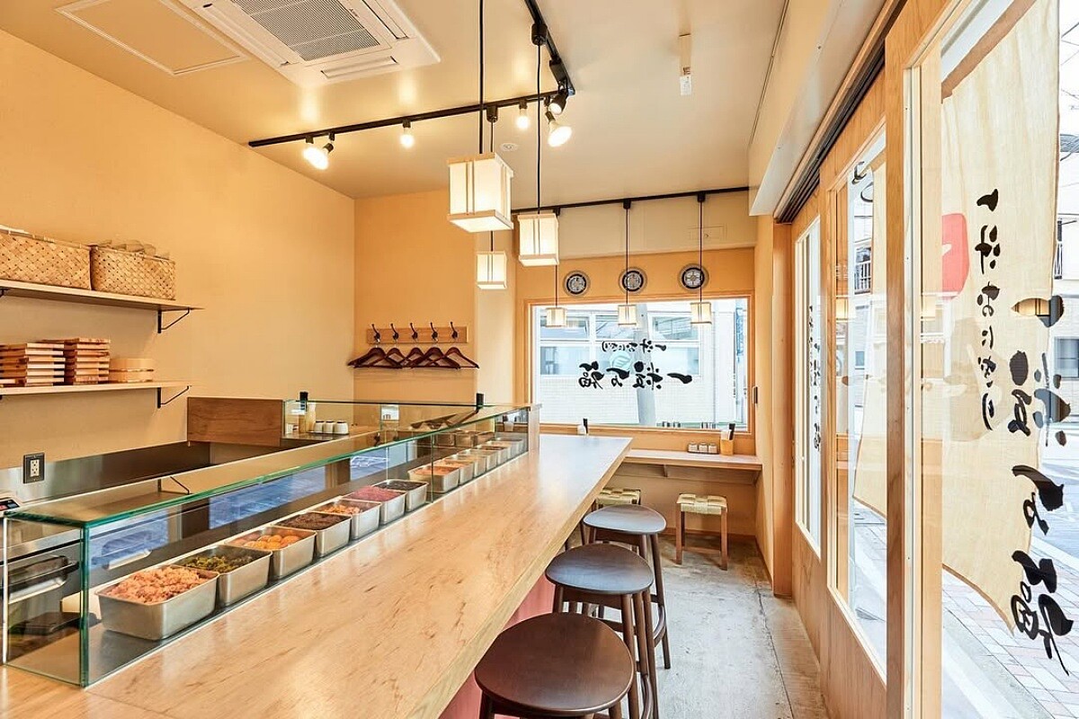 東京都品川區西小山開設首家實體店鋪。