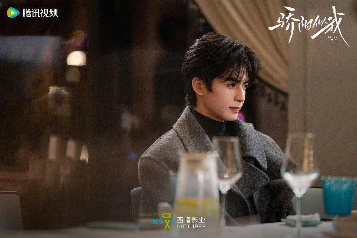 宋威龍濃顏五官超深邃。