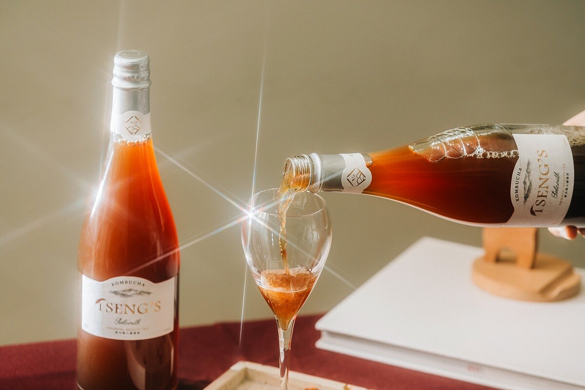 「SELCOUTH 東方美人康普茶」有著迷人豐富的果香。