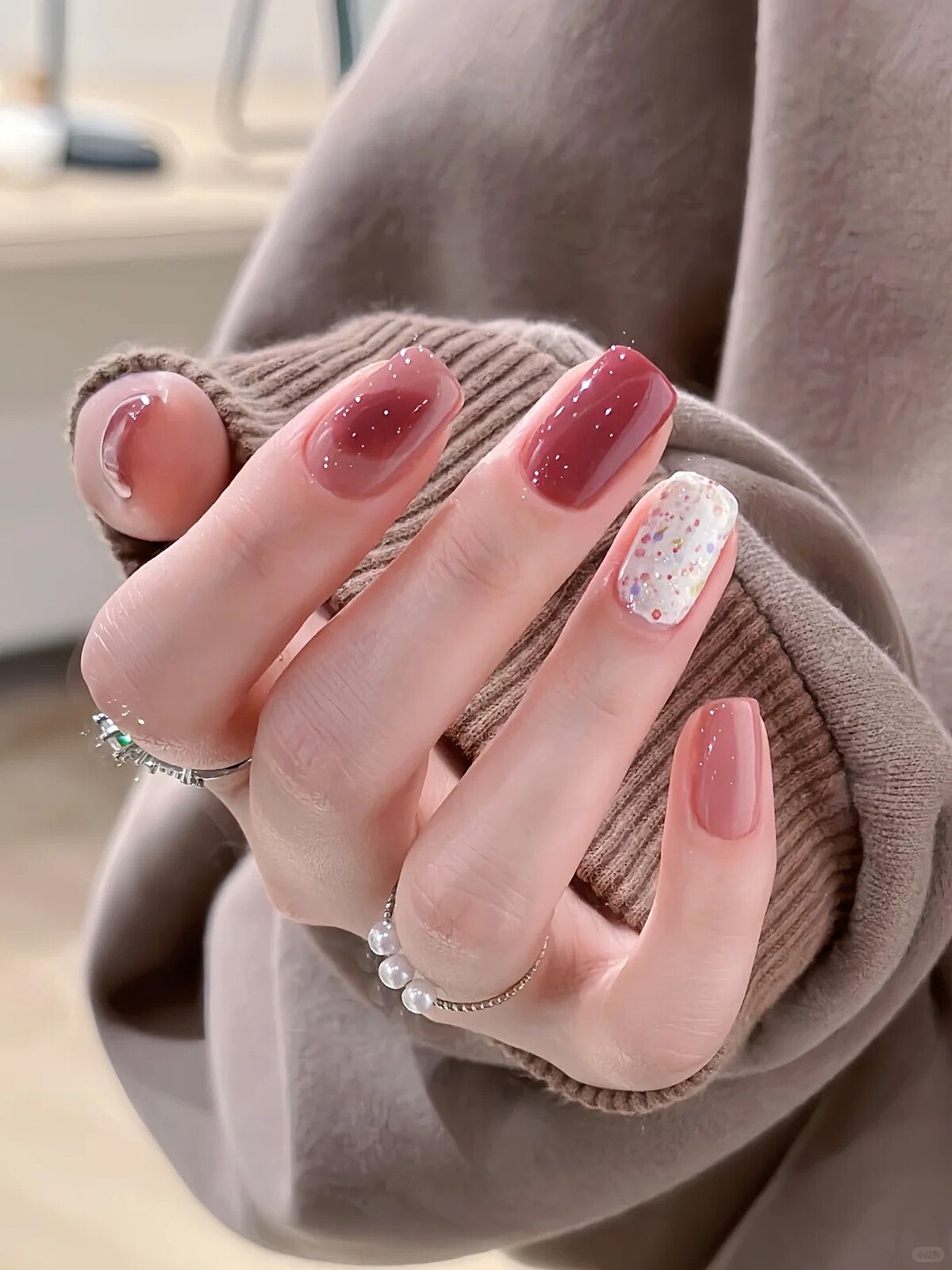 活力感樹莓美甲範本(Photo/小紅書@小甜菜粥)。