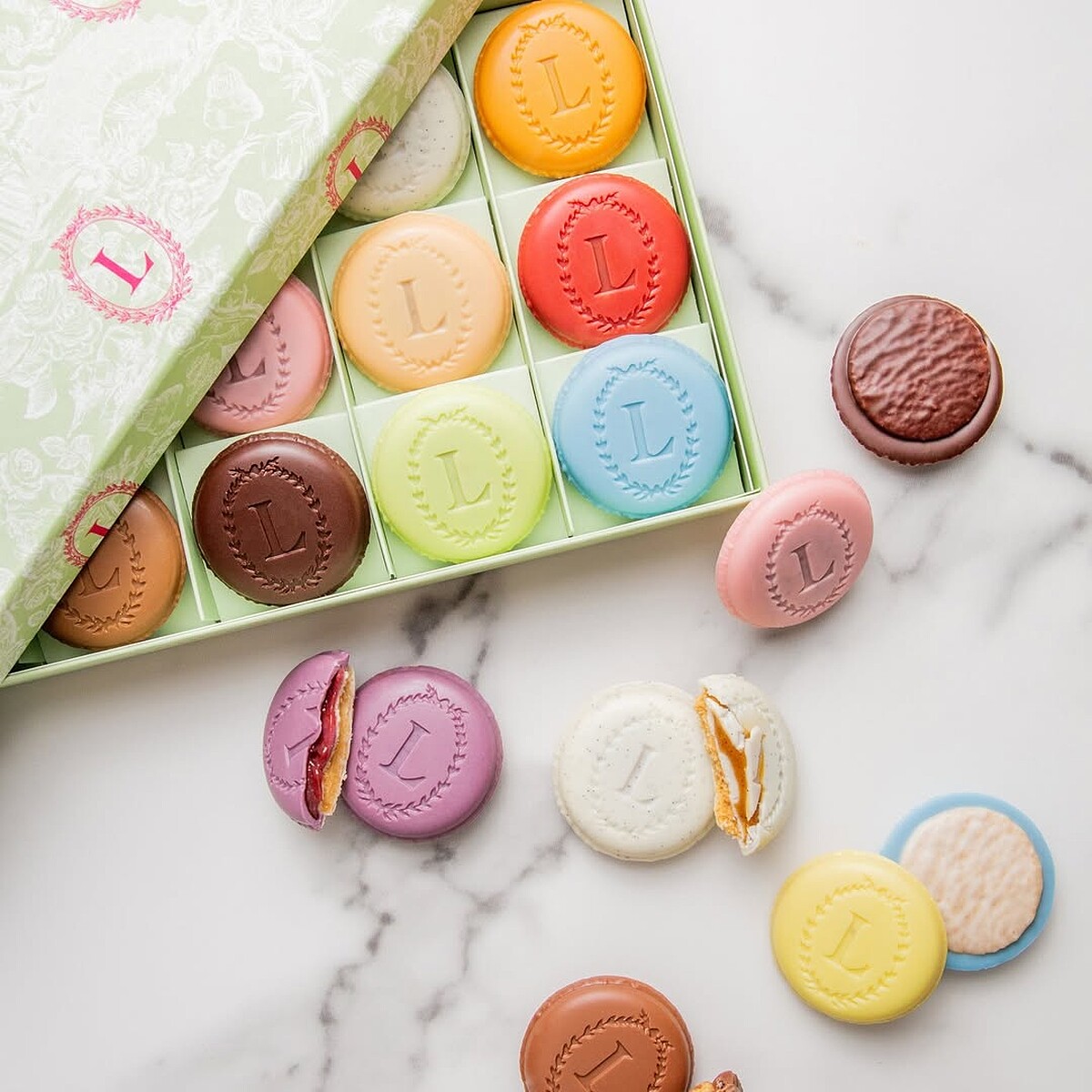 Eug&eacute;nie尤金妮餅乾結合了酥脆餅乾基底、流心內餡與精緻巧克力外層（圖片來源／@laduree.taiwan IG）