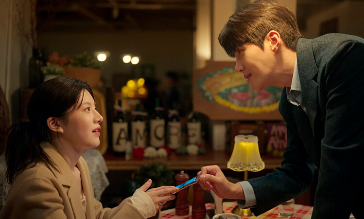 《愛情怎麼翻譯》高允貞向金宣虎解說IG的世界