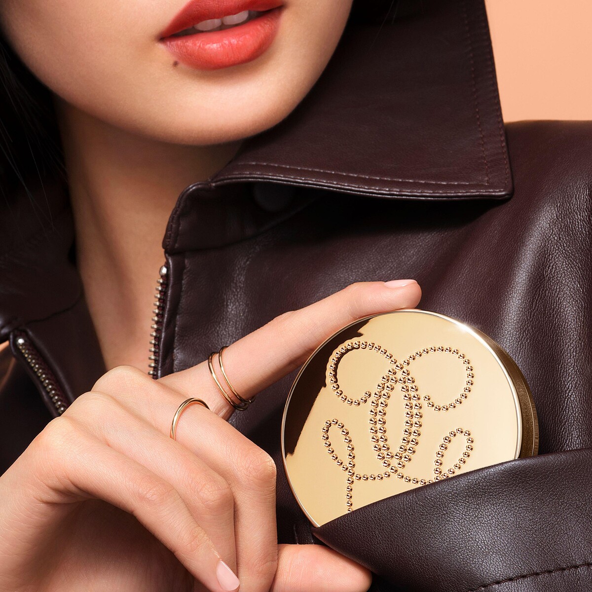 嬌蘭 24K純金光透精華氣墊粉餅 NT3,150