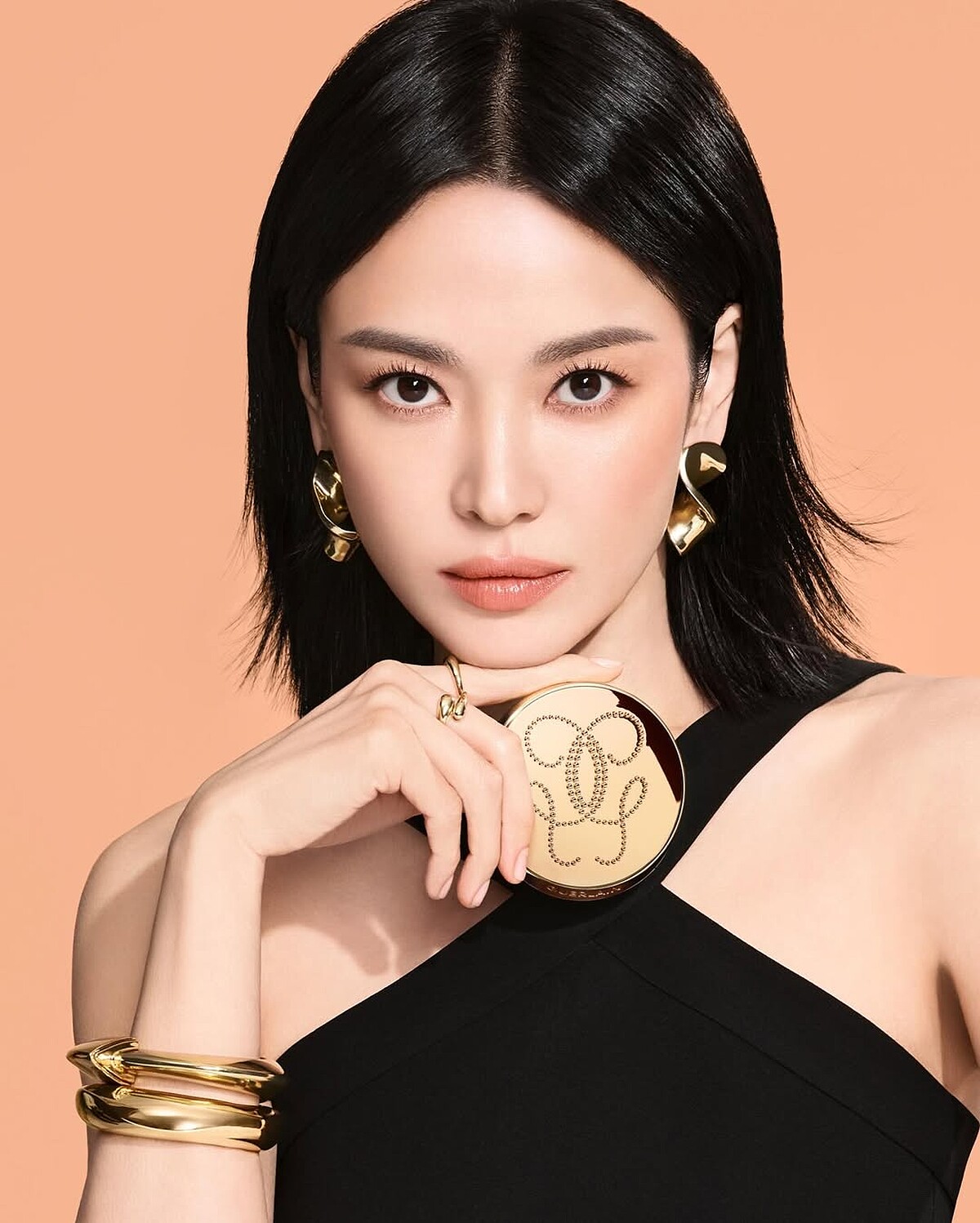 嬌蘭 24K純金光透精華氣墊粉餅 NT3,150