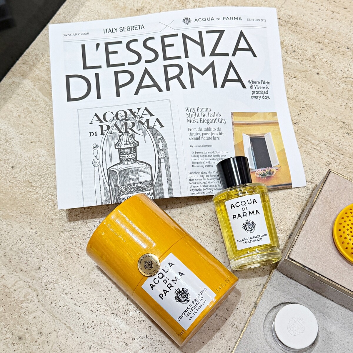 Acqua di Parm克羅尼亞經典淡香精2026臻選典藏版與紀念報紙。