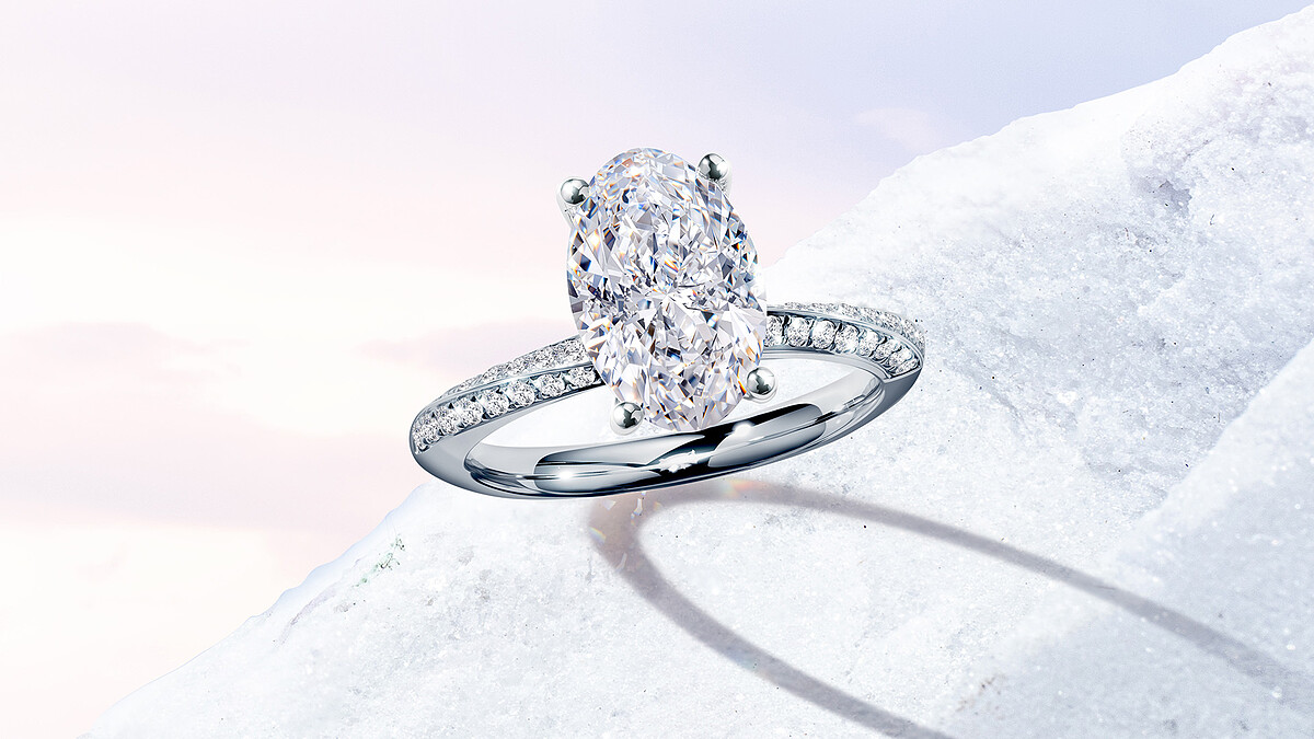 Oval Knife Edge Pav&eacute; Engagement Rings 透過ALUXE My Ring Studio 設計靈感，打造經典與現代並存的婚戒風格