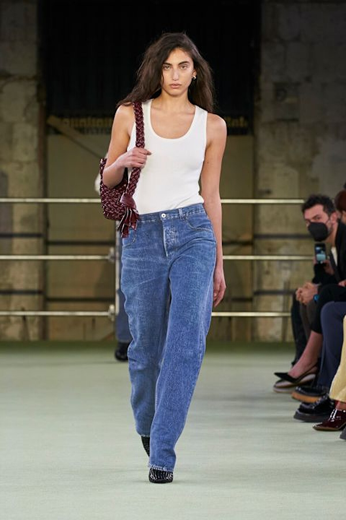 Matthieu Blazy執掌Bottega Veneta，於20222秋冬帶來首個設計。