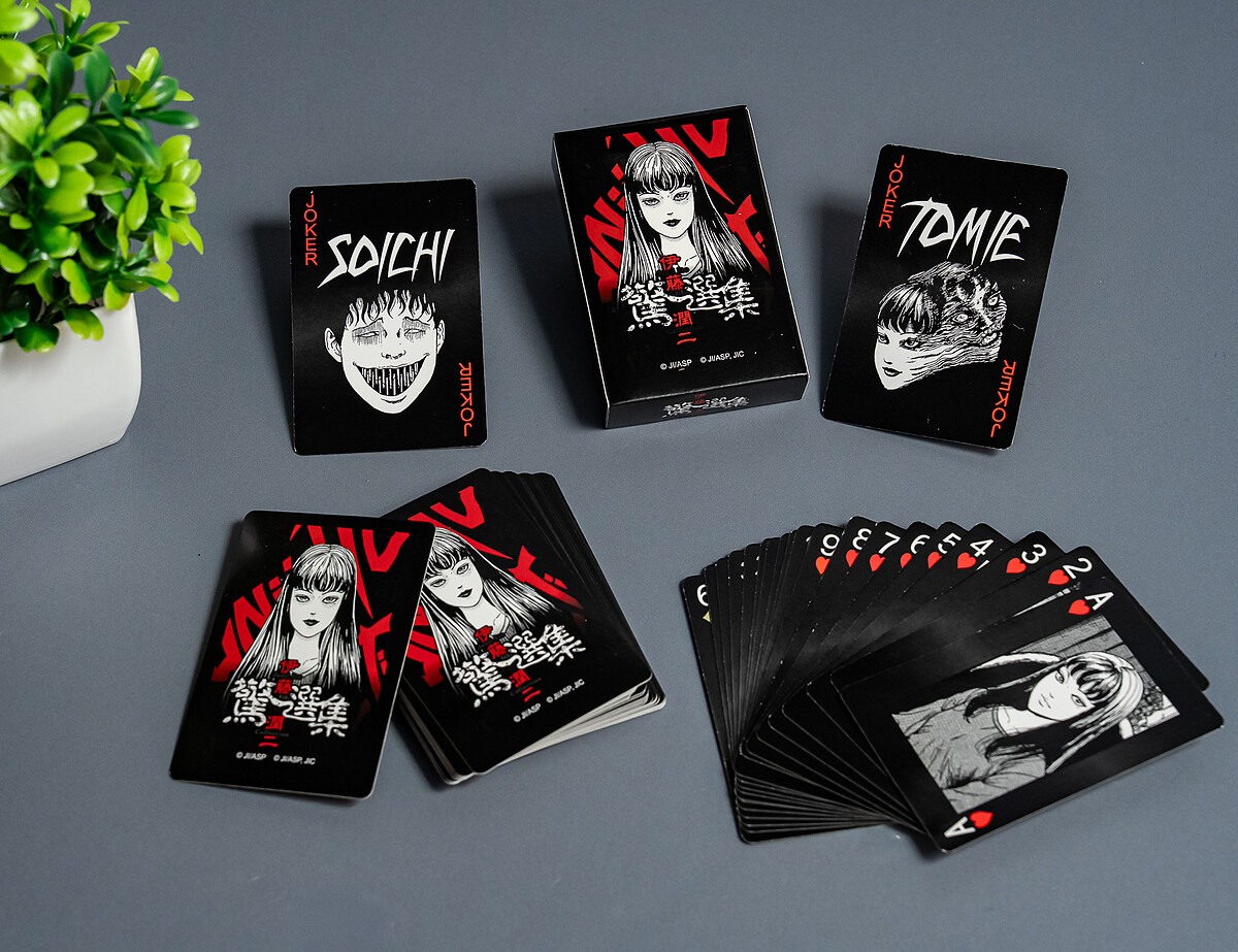 典藏撲克牌(圖片來源/伊藤潤二驚選集《富江映現》快閃店提供)