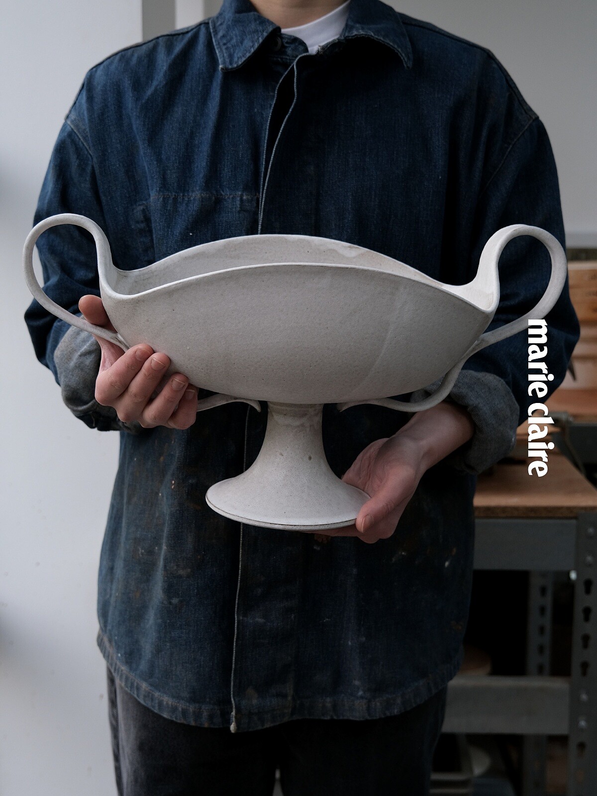 Moonrise 系列的釉色是一款非常沉穩的白，人們在近看或輕觸時，可以感受到細微而豐富的紋理變化。