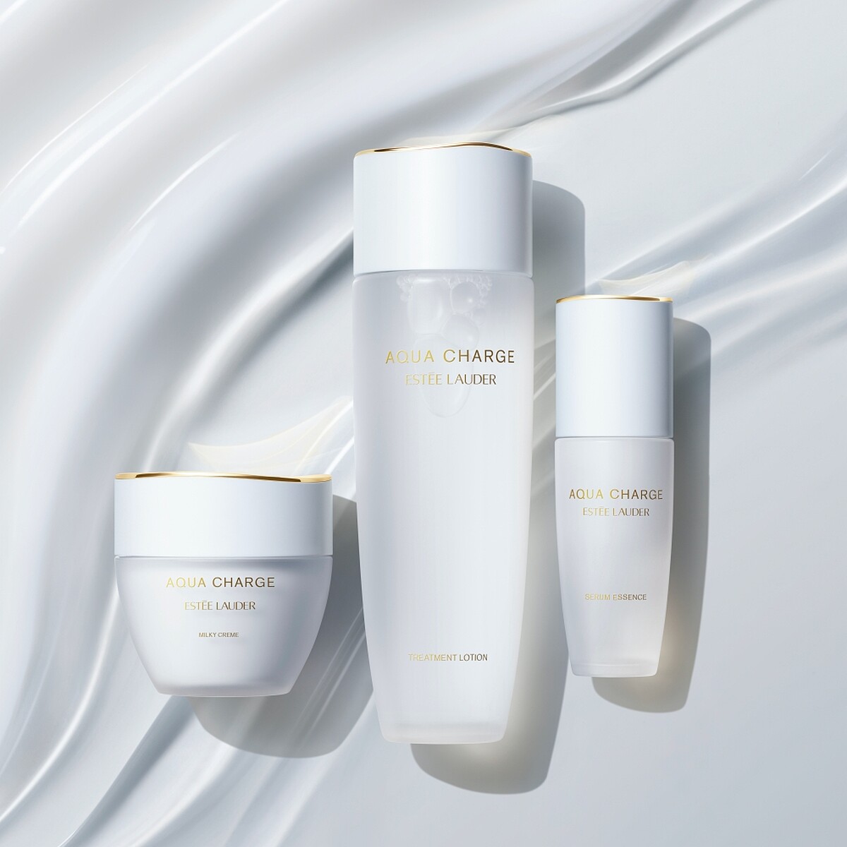 (右)雅詩蘭黛超級米酵亮晶精華30ml，NT2,350