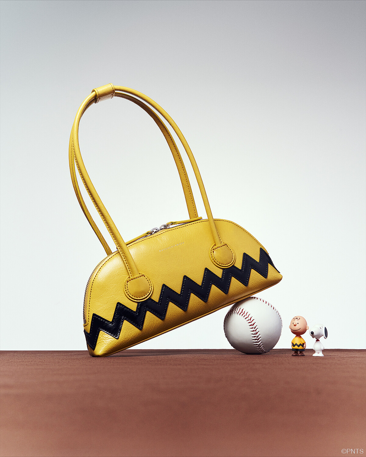 查理Bessette Shoulder，NT$8,280。