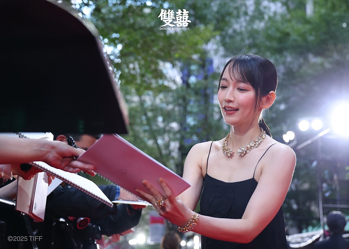 吉岡里帆也參與《雙囍》在東京影展舉辦世界首映，並表示這是她首次出演外國電影。