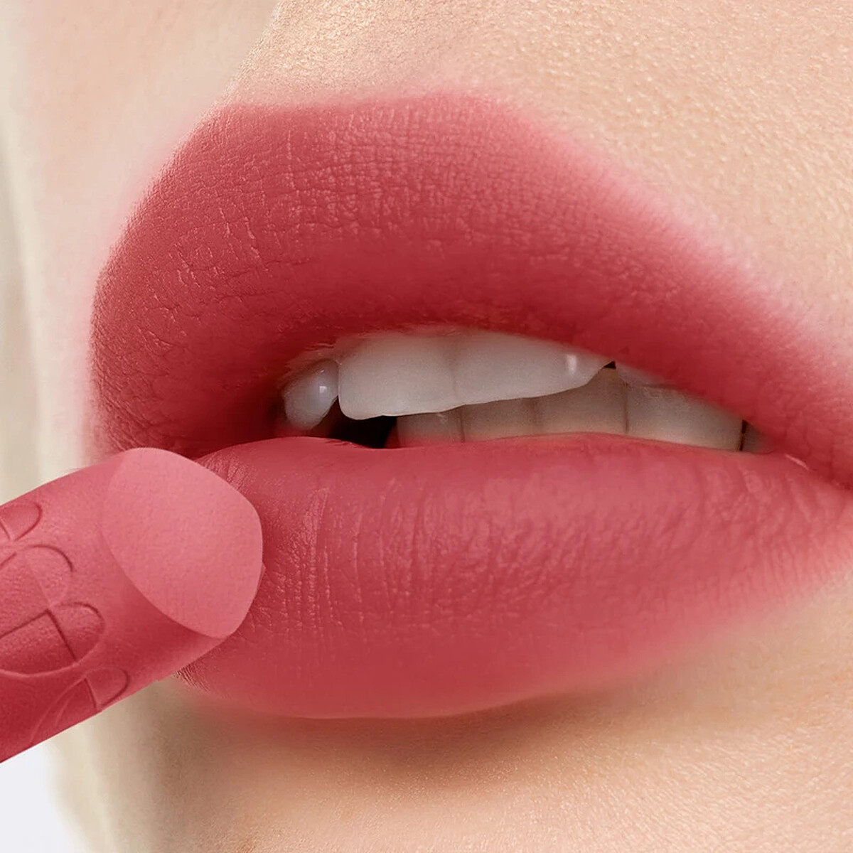 蘭蔻絕對完美唇膏 絲絨霧感 (2026情人節限定) #375 裸粉絲絨,NT1,550