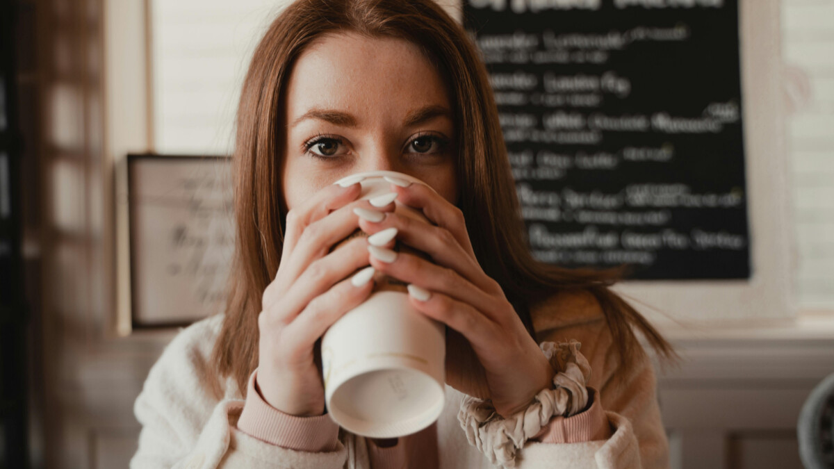網實測「橄欖油＋檸檬汁」晨飲法：肌膚變亮、腹脹減少、代謝提升、能量也更穩定，如何自製&amp;amp;怎麼喝一次看懂！