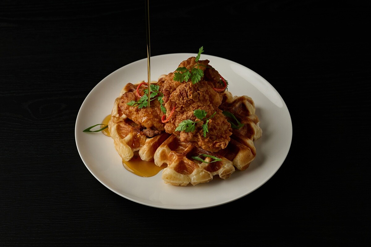 「楓糖炸雞可朗芙」。