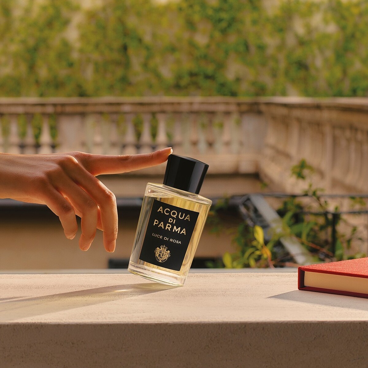 Acqua di Parma格調系列曦光玫瑰淡香精50ml，NT8,500、100ml，NT11,800、180ml，NT14,800