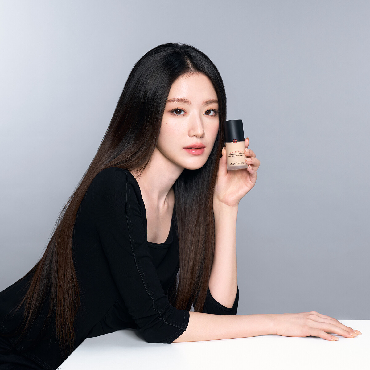 Giorgio Armani全新水慕斯底妝大使 葉舒華｜《高訂完美絲絨水慕斯PRO》定價$2,700