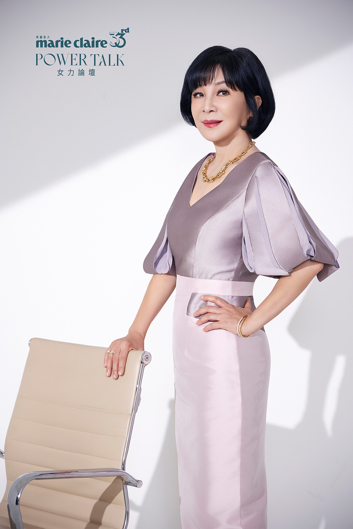 the Occasion Dress in Pink 絲質泡泡袖晚宴洋裝，DEPLOY；耳環、手鍊HARDWEAR系列，Tiffany & Co.