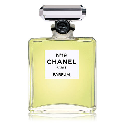  Chanel No.19